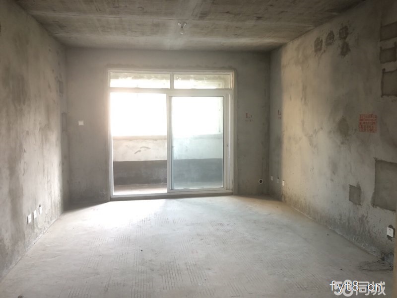 和顺小区电梯房117平方两梯三户边套低层采光好南北通透三室